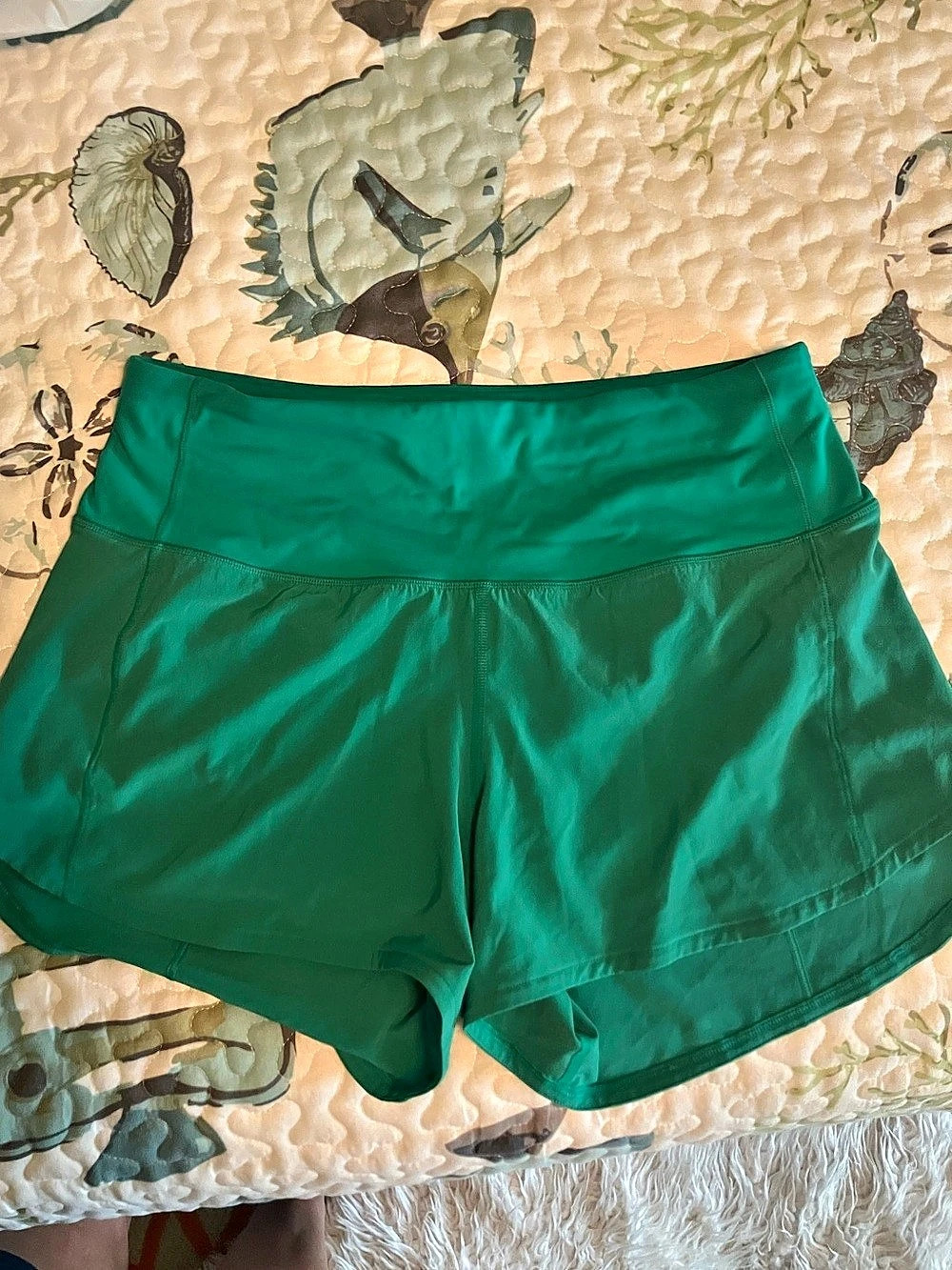 Lululemon Speed Up High-Rise Short 4" Green Athletic Shorts, size 6